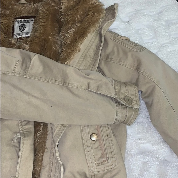 ROOTS WINTER COAT - Picture 5 of 5